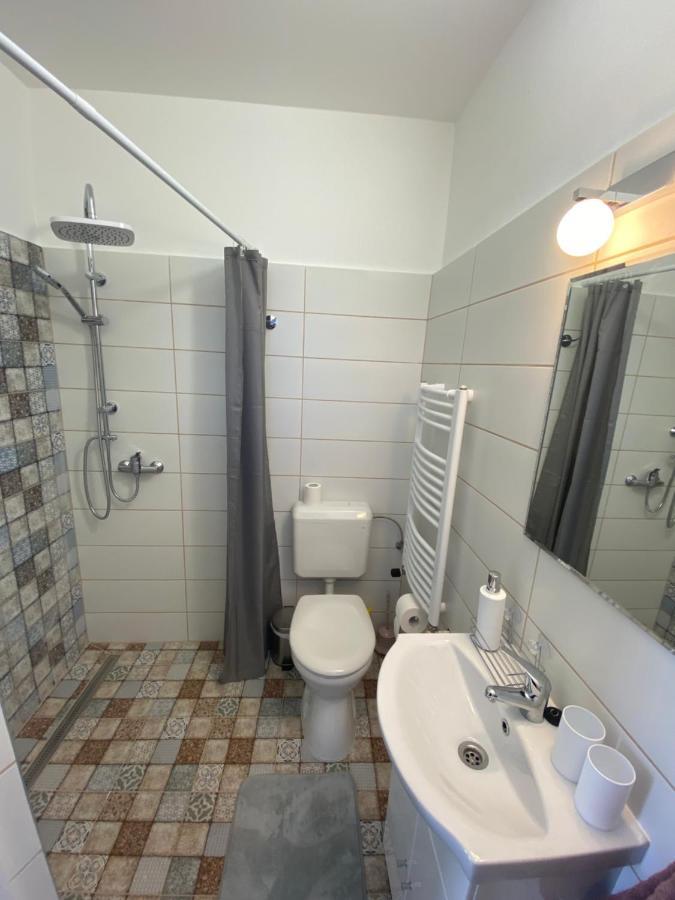 Rad-Var Apartmanhaz Eger Exterior foto