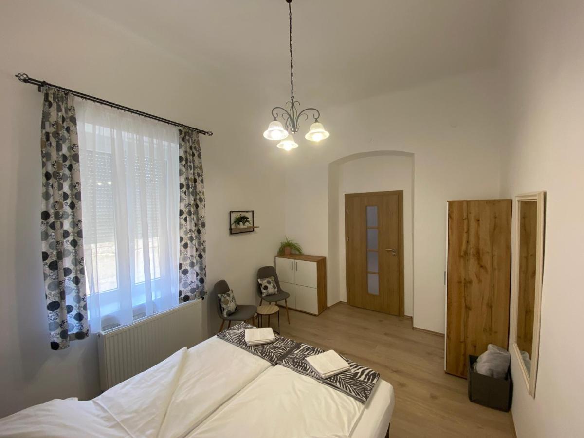 Rad-Var Apartmanhaz Eger Exterior foto