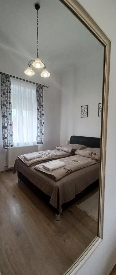 Rad-Var Apartmanhaz Eger Exterior foto